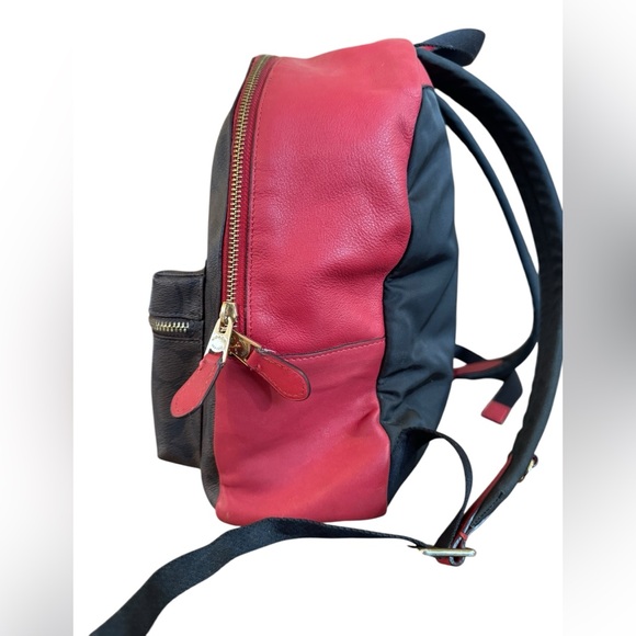 Medium Charlie Backpack In Signature Canvas - Picture 3 of 10